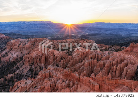 Bryce Canyon Sunrise View 142379922