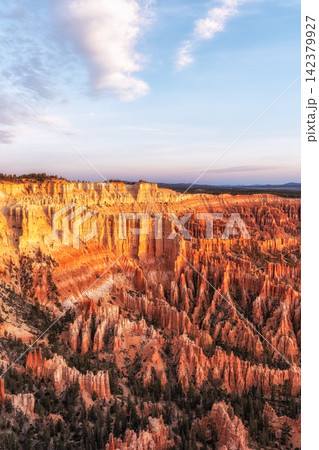Bryce Canyon Sunrise View 142379927