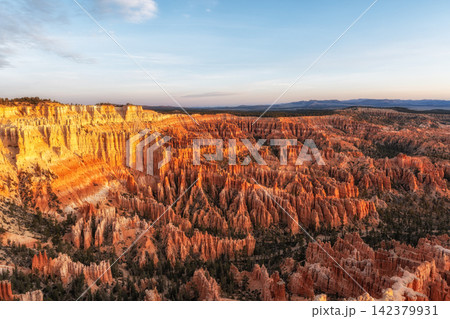 Bryce Canyon Sunrise View 142379931