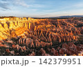 Bryce Canyon Sunrise View 142379951