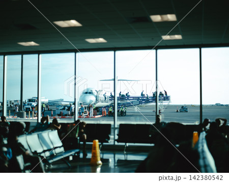 飛行機のある風景 飛行機のある風景 142380542