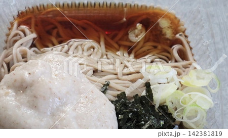 日本のとろろ蕎麦 日本のとろろ蕎麦 142381819