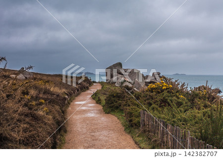 Perros Guirec, Ploumanac'h Lighthouse, Mean Ruz Lighthouse, la Manche,at winter, rocks and waves Perros Guirec, Ploumanac'h Lighthouse, Mean Ruz Lighthouse, la Manche,at winter, rocks and waves 142382707
