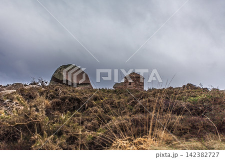 Perros Guirec, Ploumanac'h Lighthouse, Mean Ruz Lighthouse, la Manche,at winter, rocks and waves Perros Guirec, Ploumanac'h Lighthouse, Mean Ruz Lighthouse, la Manche,at winter, rocks and waves 142382727