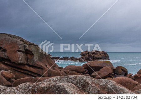 Perros Guirec, Ploumanac'h Lighthouse, Mean Ruz Lighthouse, la Manche,at winter, rocks and waves Perros Guirec, Ploumanac'h Lighthouse, Mean Ruz Lighthouse, la Manche,at winter, rocks and waves 142382734