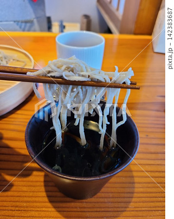 上品なざる蕎麦 142383687