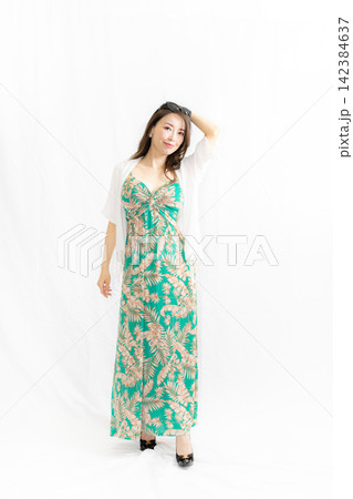 緑の夏ドレス・高身長美人ミドル 緑の夏ドレス・高身長美人ミドル 142384637