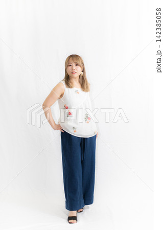 夏コーデ　小柄女性　 142385058