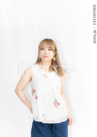 夏コーデ　小柄女性　 142385069