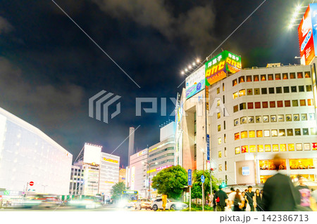池袋駅・東口 駅前夜景 池袋駅・東口 駅前夜景 142386713