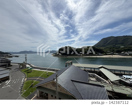 離島の港 142387112