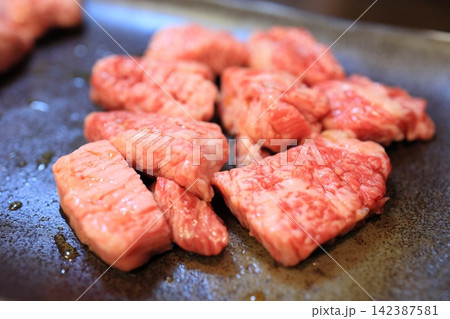 黒毛和牛上カルビ焼肉A5 黒毛和牛上カルビ焼肉A5 142387581