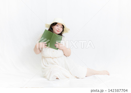 夏のリゾートファッション 夏のリゾートファッション 142387704