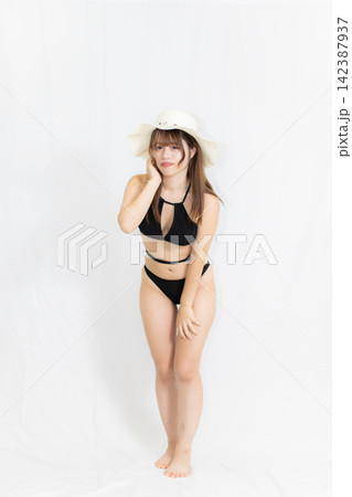 ビキニ水着の女の子 ビキニ水着の女の子 142387937