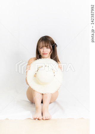 ビキニ水着の女の子 ビキニ水着の女の子 142387992