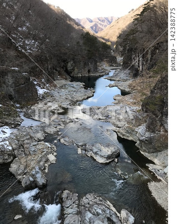 冬の龍王峡(栃木県日光市) 142388775