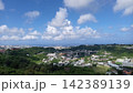 上空から見た沖縄北中城の街 142389139