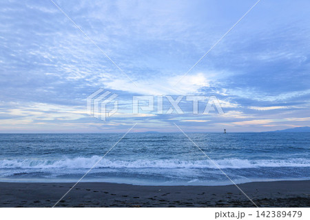 湘南の海の波 湘南の海の波 142389479