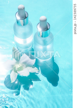 夏の化粧品のイメージ画像 夏の化粧品のイメージ画像 142389735