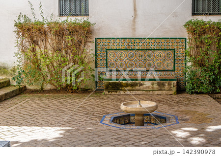 Quiet Mediterranean Courtyard Quiet Mediterranean Courtyard 142390978