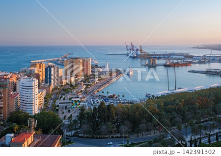 Muelle Uno and Malaga port beside the Mediterranean Sea Muelle Uno and Malaga port beside the Mediterranean Sea 142391302
