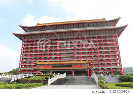 台北で一番有名な巨大ホテル圓山大飯店 142393407