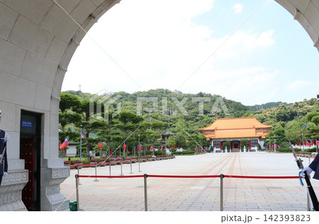 儀仗兵の交代式で有名な忠烈祠 儀仗兵の交代式で有名な忠烈祠 142393823