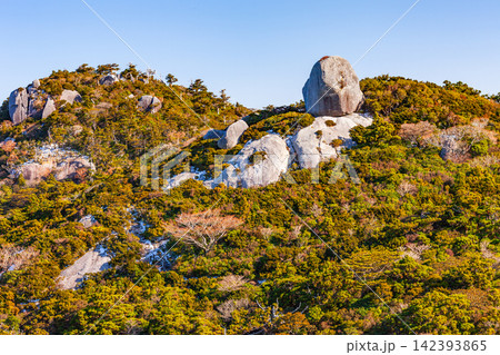 屋久島世界自然遺産 花崗岩の奇岩(冬 屋久島世界自然遺産 花崗岩の奇岩(冬 142393865