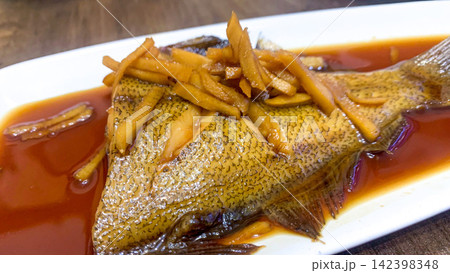生姜香るカレイの煮付け 142398348