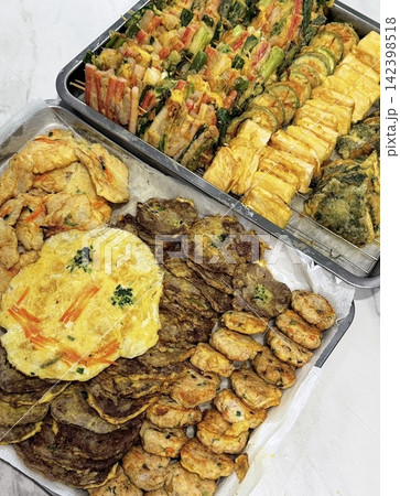 Korean traditional food, jeon, vegetable, meat, etc. are mixed with eggs and fried in oil. Always put it on the table when I hold a memorial service for ancestors on Chuseok (Thanks giving Day) Korean traditional food, jeon, vegetable, meat, etc. are mixed with eggs and fried in oil. Always put it on the table when I hold a memorial service for ancestors on Chuseok (Thanks giving Day) 142398518