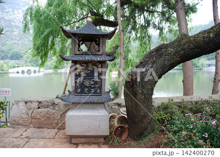 世界文化遺産 雲南省 麗江古城 玉泉公園 灯籠 世界文化遺産 雲南省 麗江古城 玉泉公園 灯籠 142400270