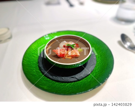 大人の旅にふさわしい上質な食事風景 大人の旅にふさわしい上質な食事風景 142403829