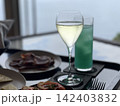 大人の旅にふさわしい上質な食事風景 142403832