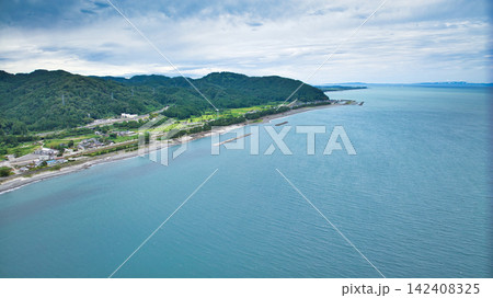 8月も最終週となり夏も終わる富山県朝日町の宮崎海岸 8月も最終週となり夏も終わる富山県朝日町の宮崎海岸 142408325