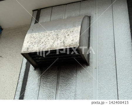 劣化症状の目立つ換気フード 劣化症状の目立つ換気フード 142408415