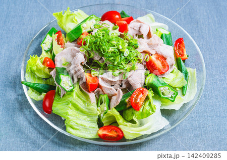 豚肉とオクラの冷しゃぶサラダ 豚肉とオクラの冷しゃぶサラダ 142409285