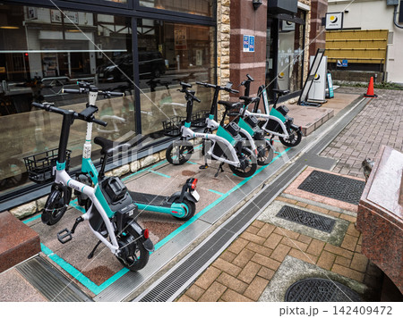 【LUUP】スマホで予約・決済できる電動アシスト自転車・電動キックボードのシェアリングサービス 【LUUP】スマホで予約・決済できる電動アシスト自転車・電動キックボードのシェアリングサービス 142409472