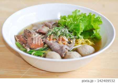 beef noodles or noodles, Chinese noodles beef noodles or noodles, Chinese noodles 142409532