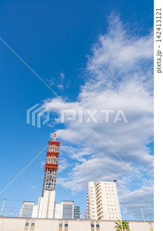 青空と電話基地局 青空と電話基地局 142413121