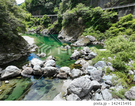 高知県仁淀川町 土居川の風景 高知県仁淀川町 土居川の風景 142415491