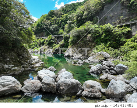 高知県仁淀川町 土居川の風景 高知県仁淀川町 土居川の風景 142415493