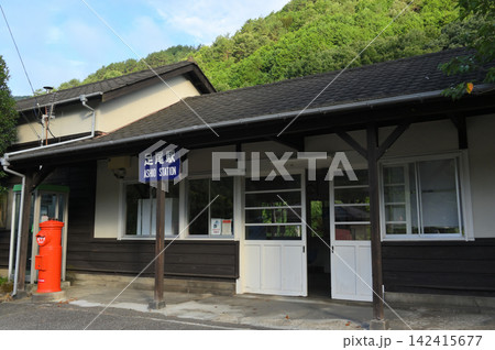 朝の雰囲気漂うわたらせ渓谷鐡道の足尾駅 朝の雰囲気漂うわたらせ渓谷鐡道の足尾駅 142415677
