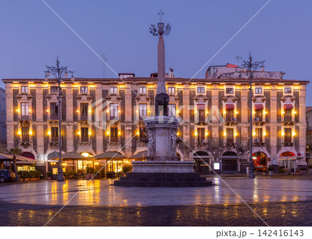 Piazza del Duomo with Elephant Fountain at Blue Hour in Catania, Sicily, Italy 142416143