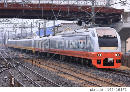長大編成で常磐線を疾走するE653系電車の特急フレッシュひたち号_2011/2/11撮影 長大編成で常磐線を疾走するE653系電車の特急フレッシュひたち号_2011/2/11撮影 142416171