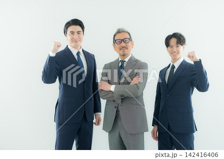 3人のビジネスマン 3人のビジネスマン 142416406