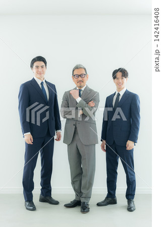 3人のビジネスマン 142416408