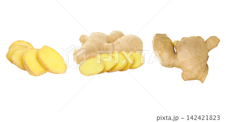 Ginger. Fresh ginger roots and slices displayed attractively for cooking, PNG 142421823