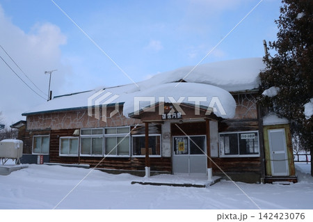 北海道幌延町　宗谷本線雄信内駅 142423076