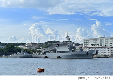 横須賀軍港めぐりツアーの観光船からの風景 142425161