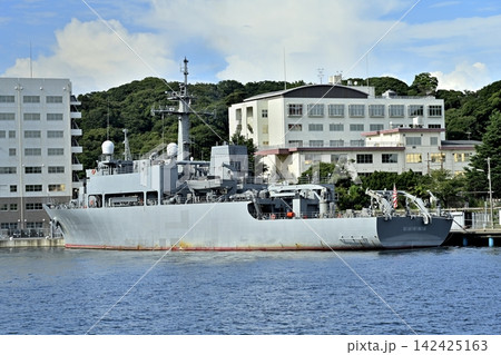 横須賀軍港めぐりツアーの観光船からの風景 横須賀軍港めぐりツアーの観光船からの風景 142425163